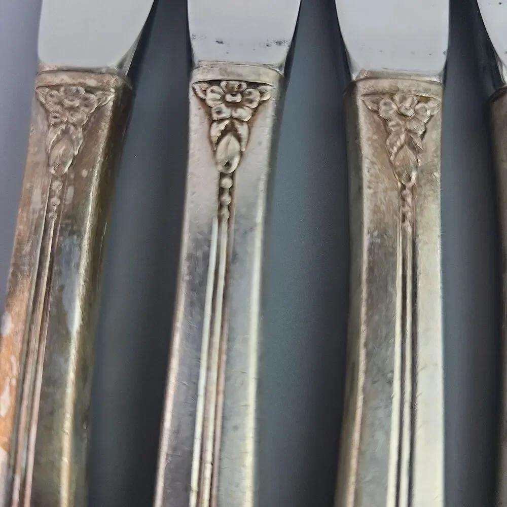 Oneida PLANTATION Silver Plate Dinner Knives 1881 Rogers Silverware 1948 Set